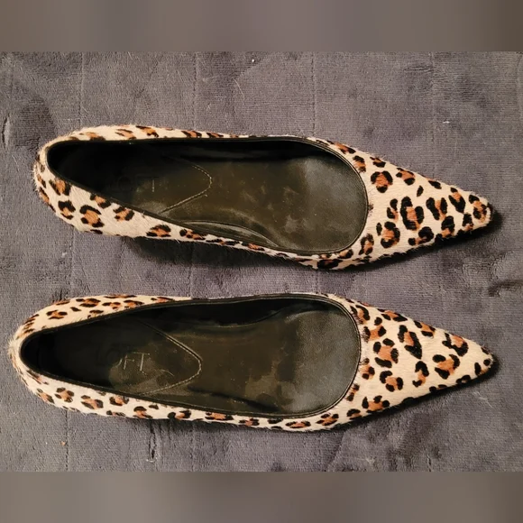 Ann Taylor Loft women's flats - Picture 2 of 5